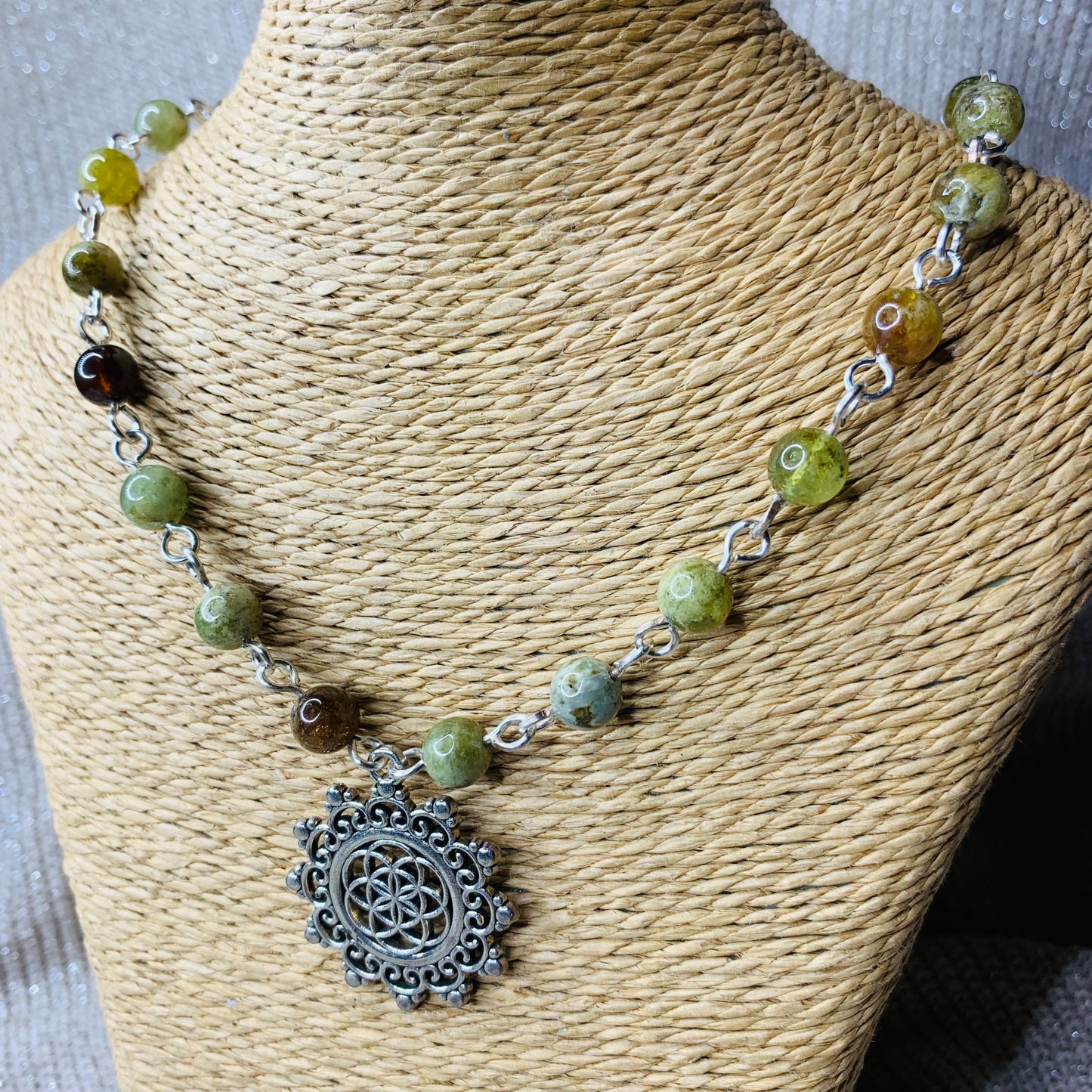 Collier « Fleur de Guérison »