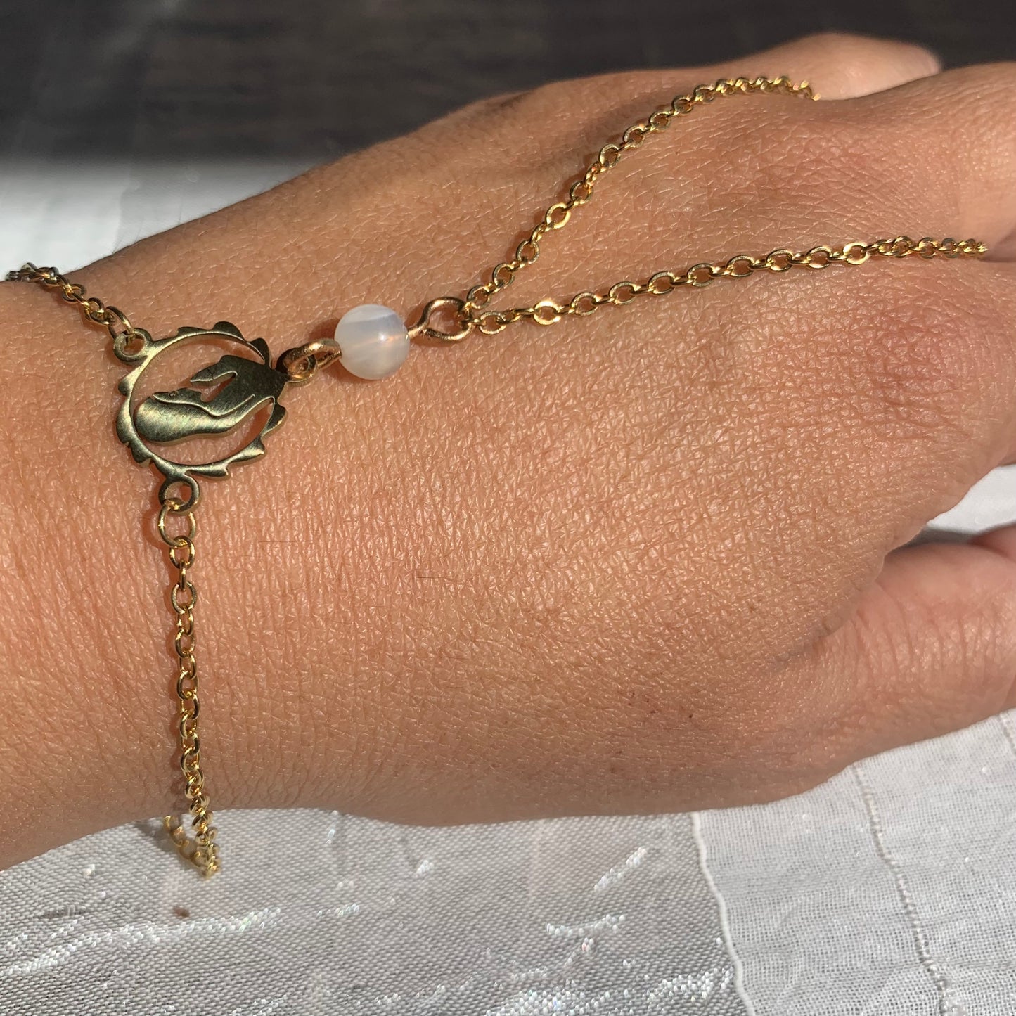 Bijou de main « Marie & Pierre de Lune »