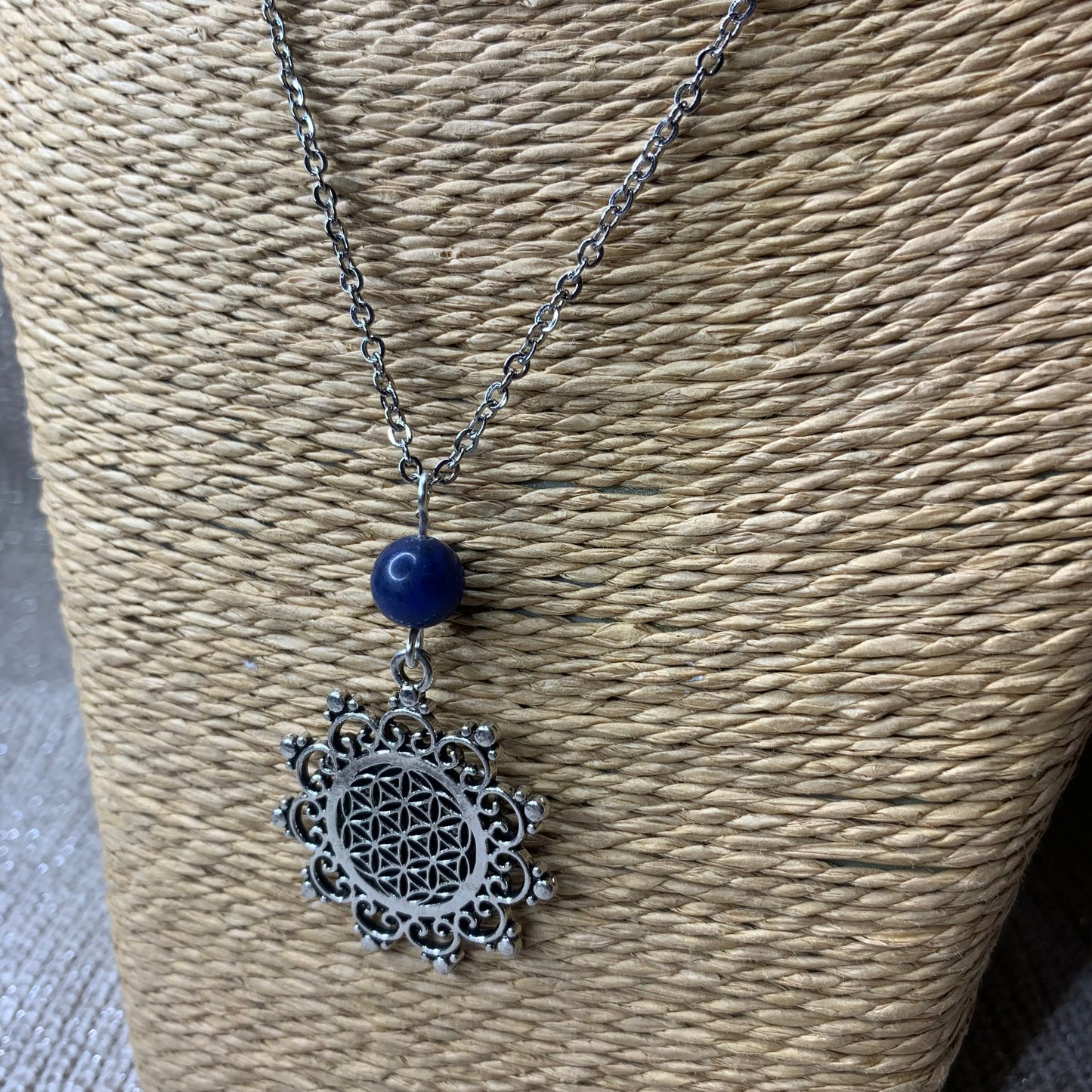 Collier de dos « Vibration Ohm »